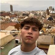 Soy un profesor con ganas de realizar su trabajo y enseñar a niños de todas las edades a poder divertirse y hacer deporte